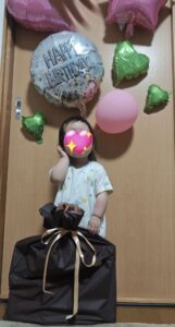 ２歳の誕生日　ピースの癖ｗ